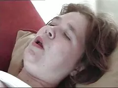 Ragazza esegue un sesso anale video porno pompino su una terrazza