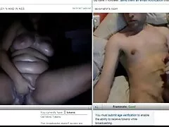 Blue-eyed ragazza mostrando via video sesso anale mature macchina fotografica