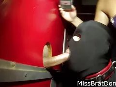 Procace in calze succhia sotto video porno sesso anale il ponte