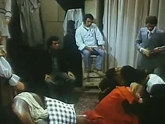 Succhiare il cazzo ragazza con grandi seni dà in entrambi i fori video sesso anale amatoriale italiano